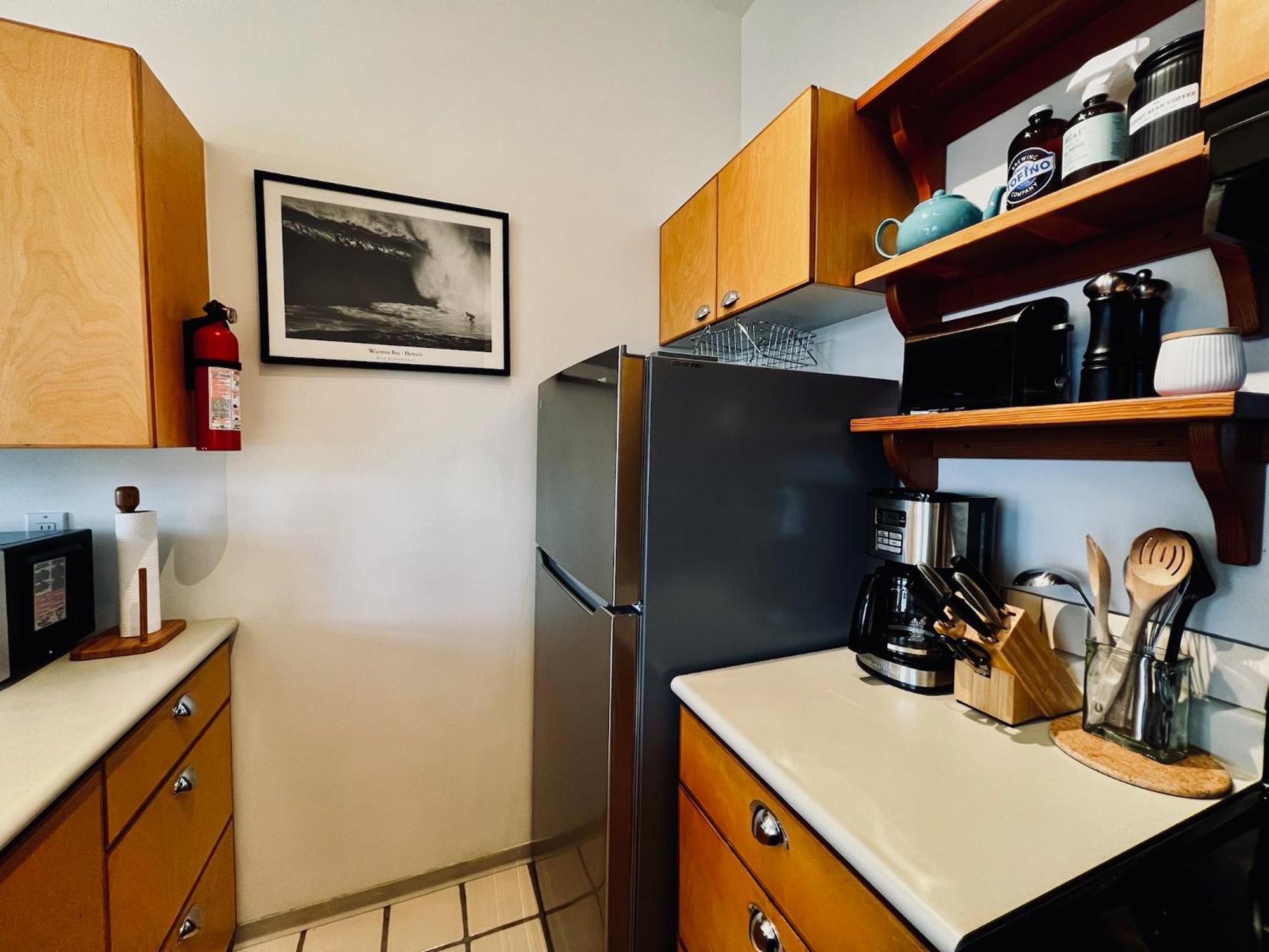 Island Village Properties At Fred Tibbs Tofino Camera foto