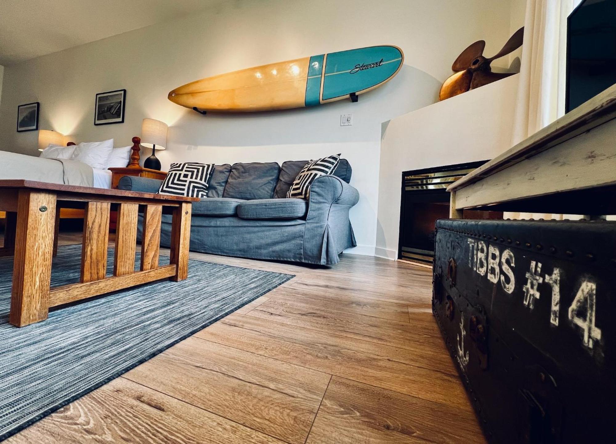 Island Village Properties At Fred Tibbs Tofino Camera foto